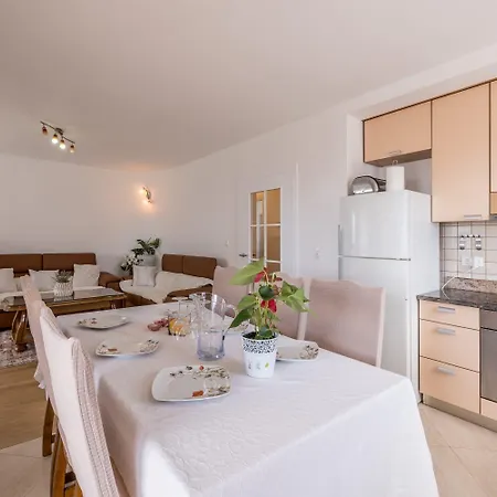 Nada Apartament